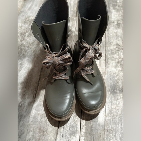 Cougar Shoes - LIKE NEW COUGAR Women's Sage Green Rain Boots